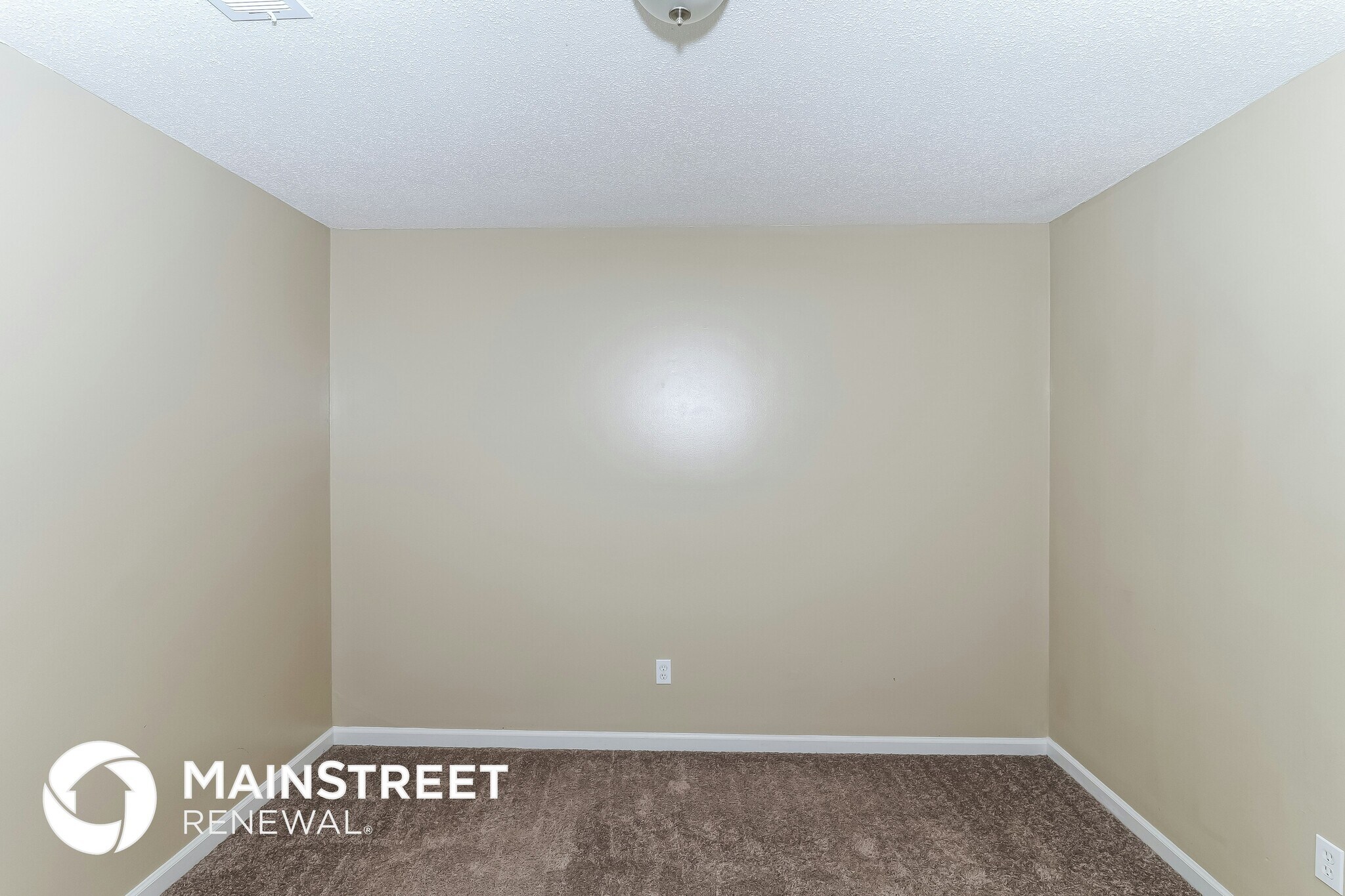 Building Photo - 4820 Greenlawn Cove