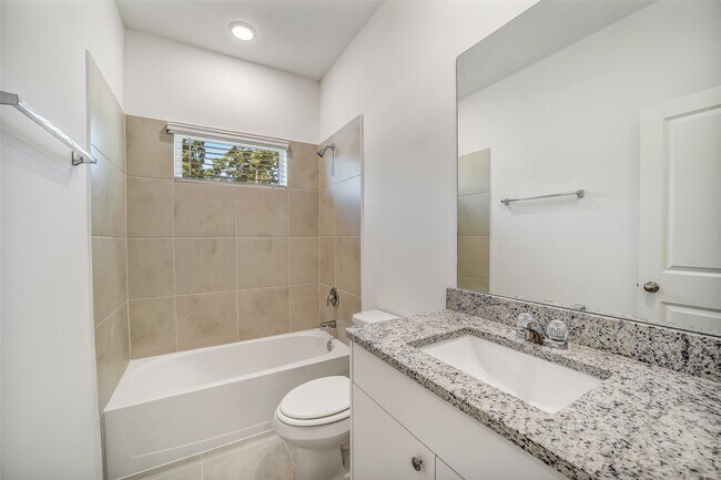 Building Photo - 11943 Pondwood Dr