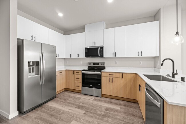 Building Photo - 16503 13th Ave W