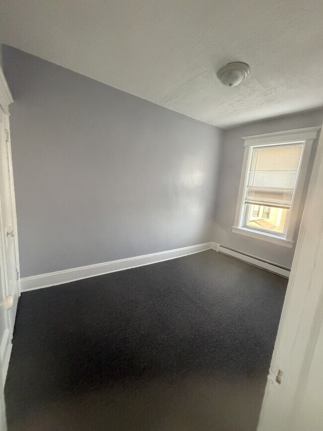 Building Photo - 209 Garfield Ave
