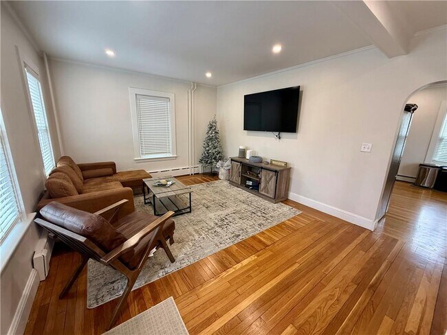 Building Photo - 31 Slocum St