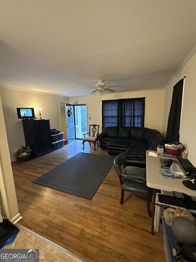 Building Photo - 105 Cedar Dr