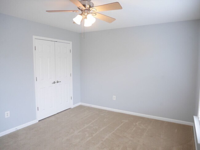 Building Photo - Spacious & Stylish 4-Bedroom Home with Fin...