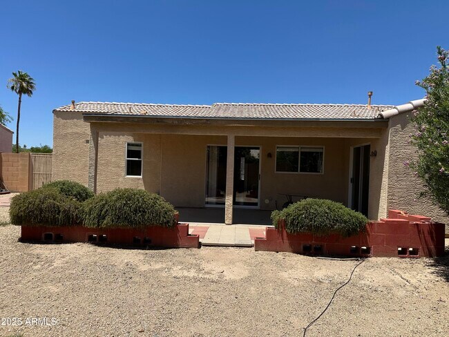 Building Photo - 2609 E Angela Dr
