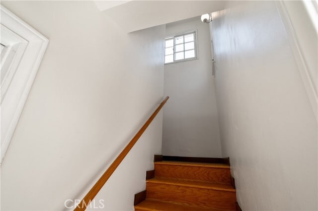 Building Photo - 881 W Upland