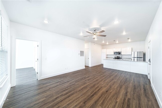 Building Photo - The Benton -  200 Ryan Unit Garland | Crittenden