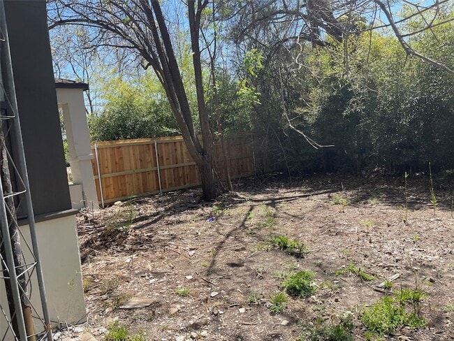 Building Photo - 402 S Pearl St