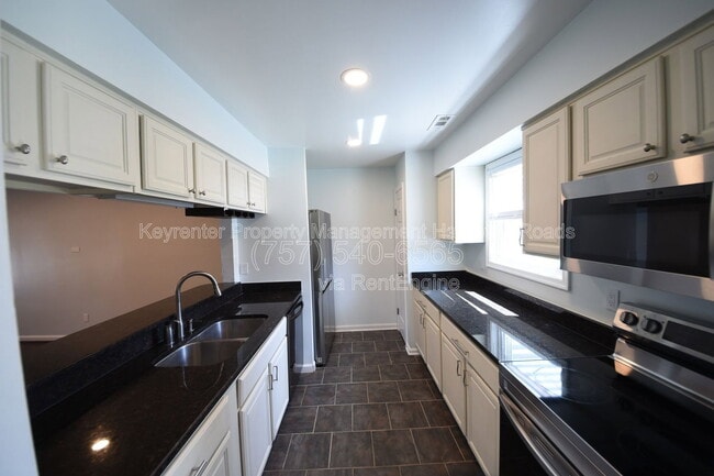 Building Photo - 101 Madison Chase