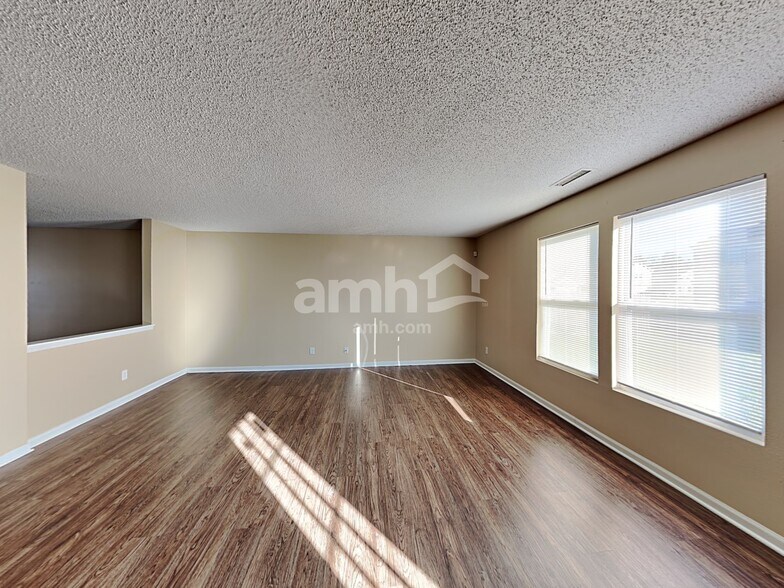 Building Photo - 8327 Wanda Lake Dr