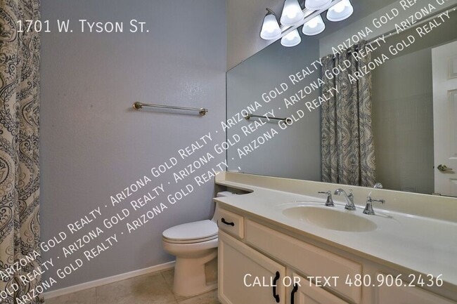 Building Photo - 1701 W Tyson St