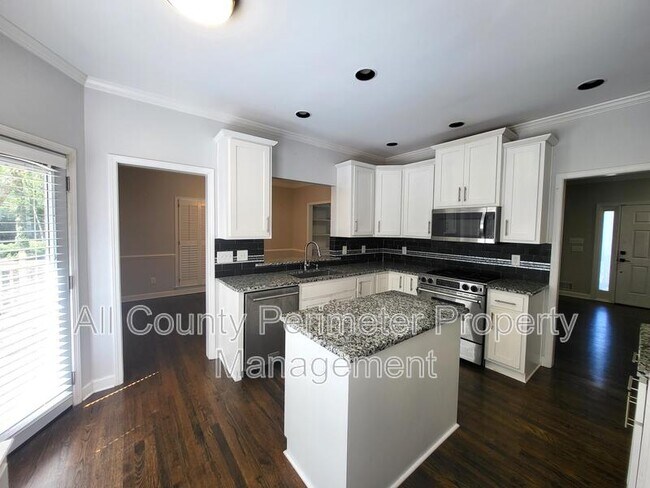 Building Photo - 1155 Davis Pl NW