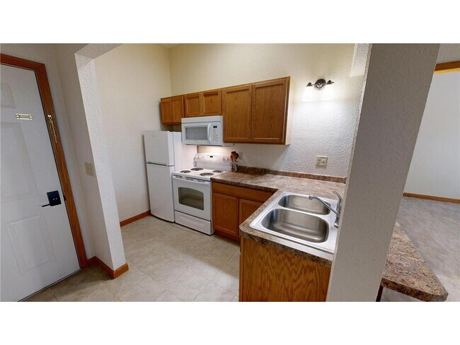 Building Photo - 542 Benson Ave SW