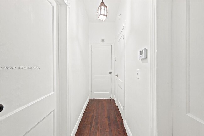 Building Photo - 160 NE 44th St