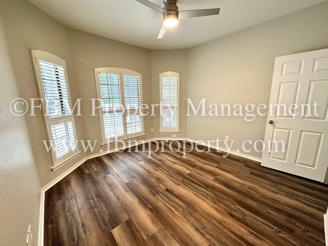 Building Photo - Charming 3 Bedroom, 2.5 Bathroom Home in A...