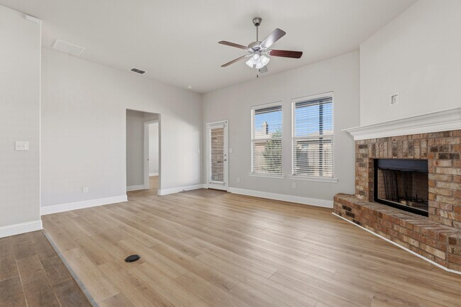 Building Photo - 13810 Avenue W