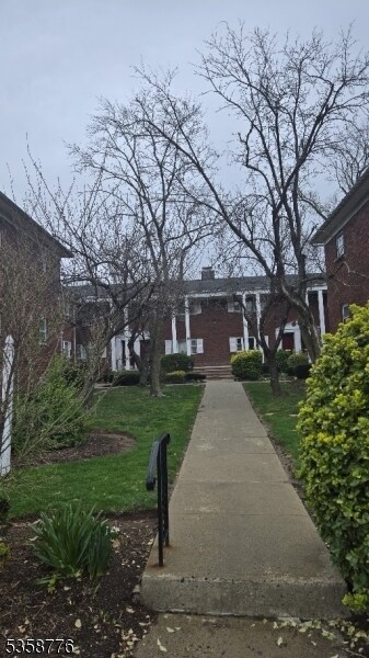 Building Photo - 640 Franklin Ave