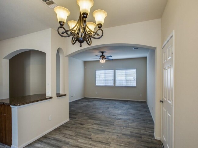 Building Photo - 4067 Mossy Pl Ln