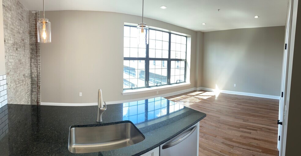 Building Photo - 428 Lackawanna Ave