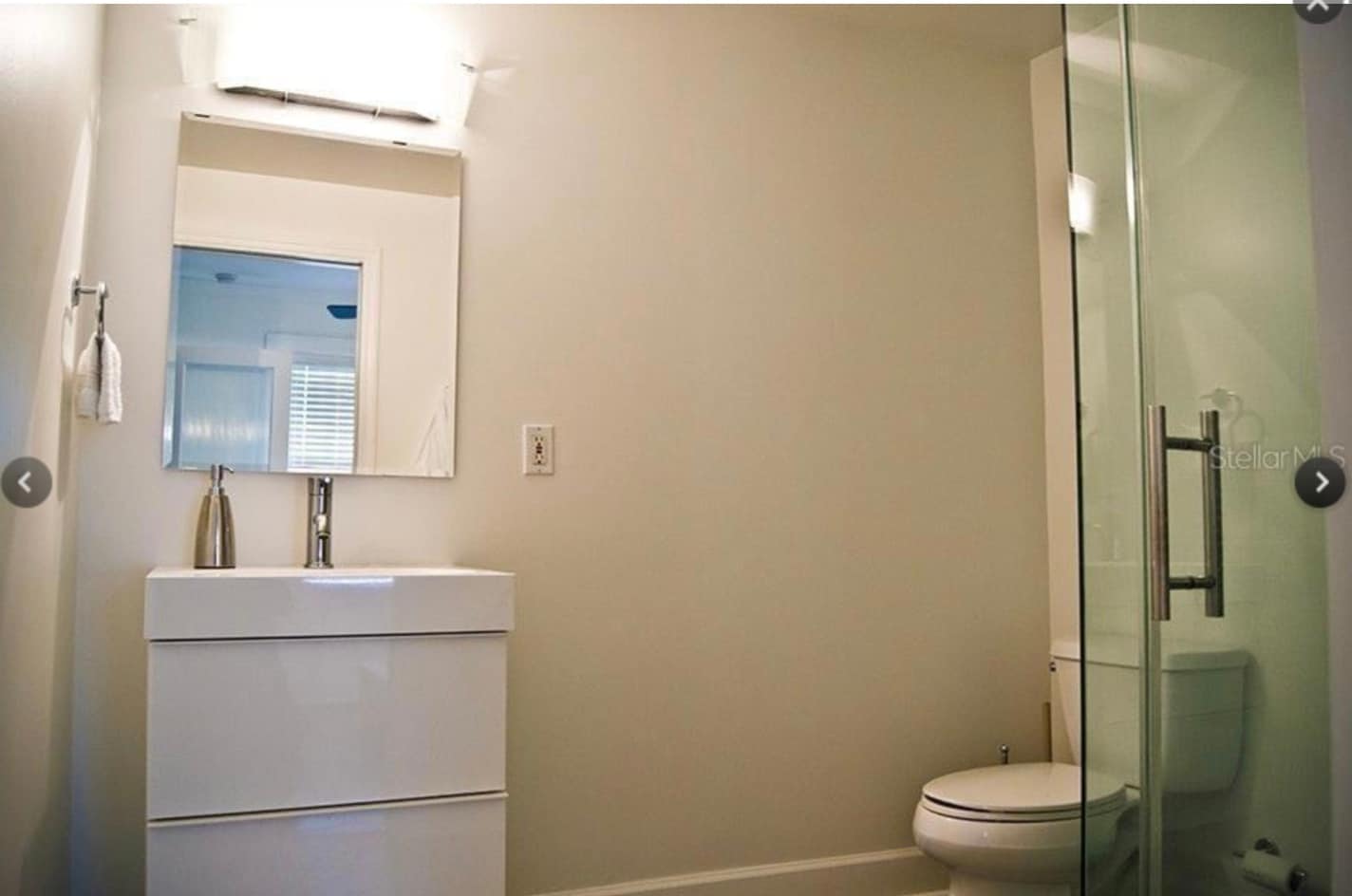 Building Photo - 706 E Pine St