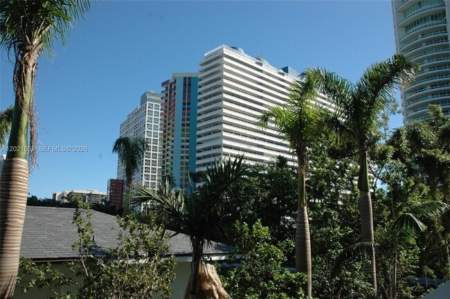 Building Photo - 1650 Brickell Ave