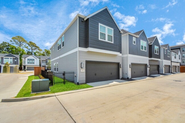 Building Photo - 791 Strawberry Pines Ct