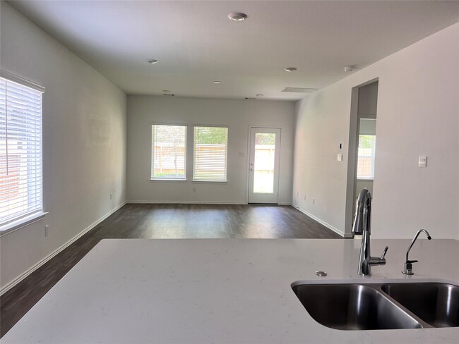 Building Photo - 522 Belle Spgs Ln