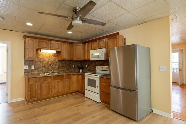 Building Photo - 43 Rivulet St