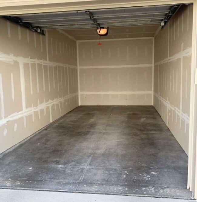 Building Photo - $1,225 | 1 Bedroom +Bonus Room, 1 Bathroom Condo | Pet Friendly* | Available for August 1st, 2026...