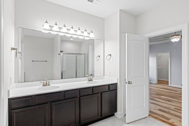 Building Photo - Beautiful home in great neighborhood!