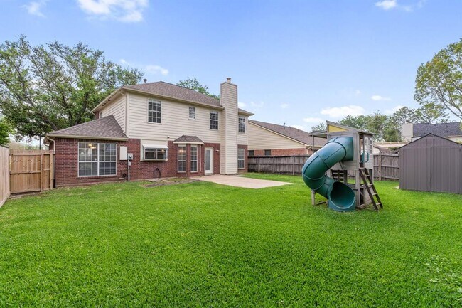 Building Photo - 7015 Redwood Falls Dr