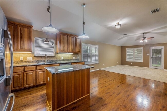 Building Photo - 114 Inman Dr