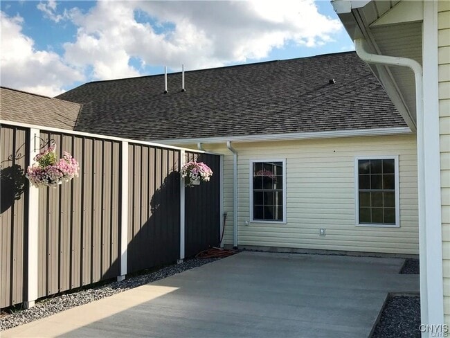 Building Photo - 1019 Fyler Rd