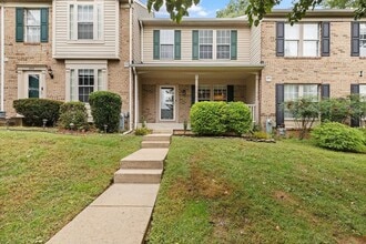 Building Photo - 3 bedroom County Walk Townhouse