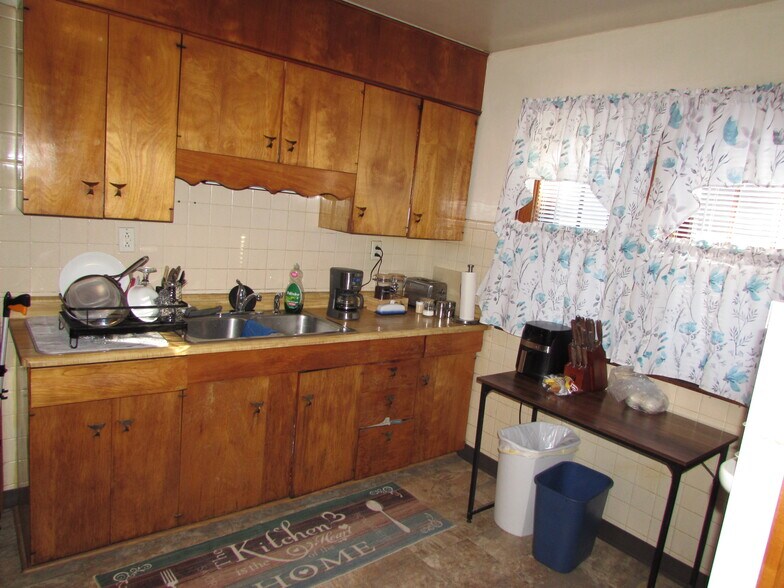 Building Photo - 1233 S 87th St