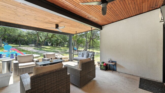 Building Photo - 2330 Sunset Ridge