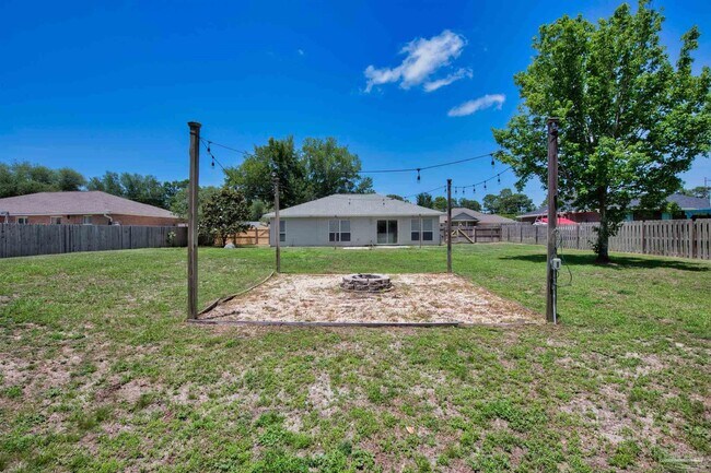 Building Photo - 6545 Fern St