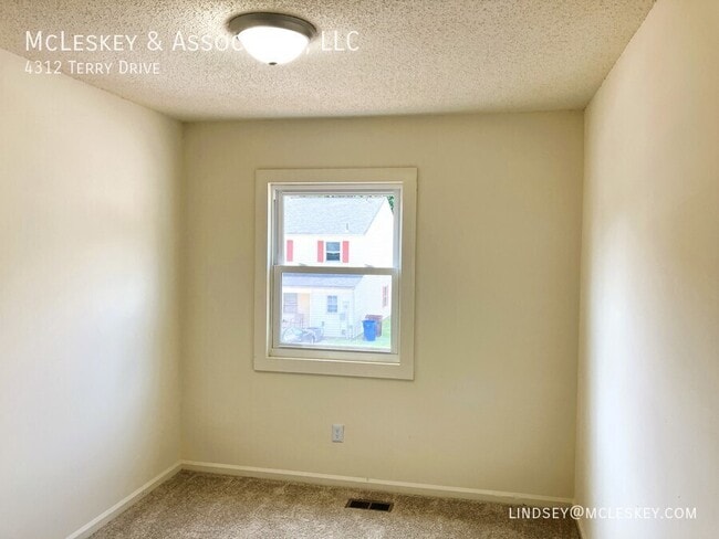 Building Photo - 4312 Terry Dr
