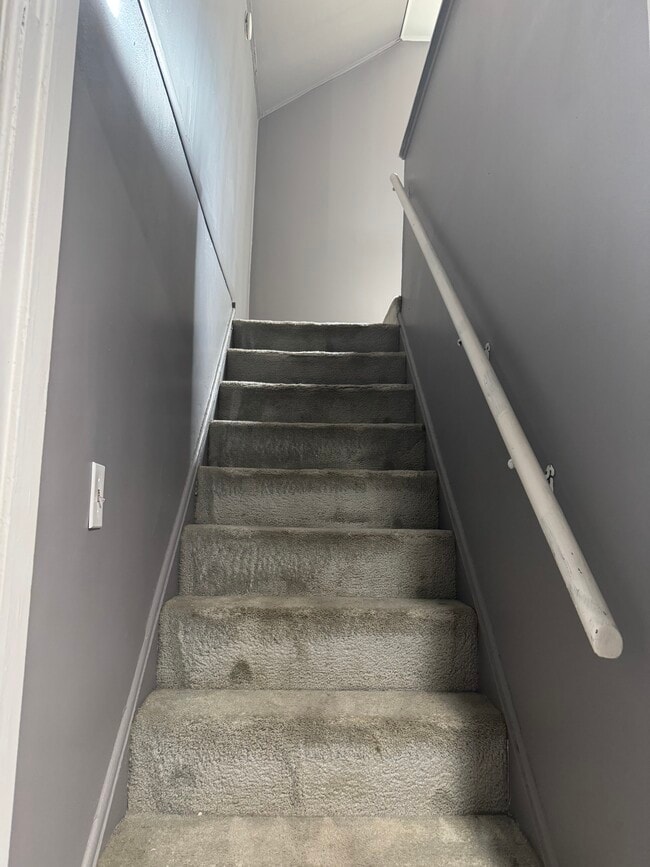 Building Photo - 19568 Dresden St