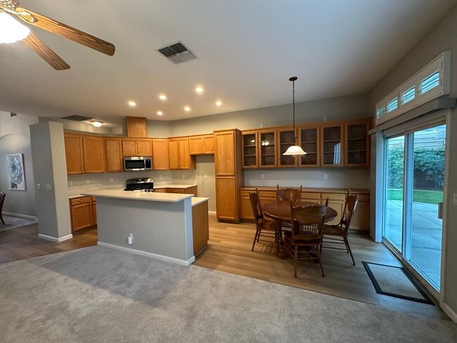 Building Photo - 1834 Treeline Way