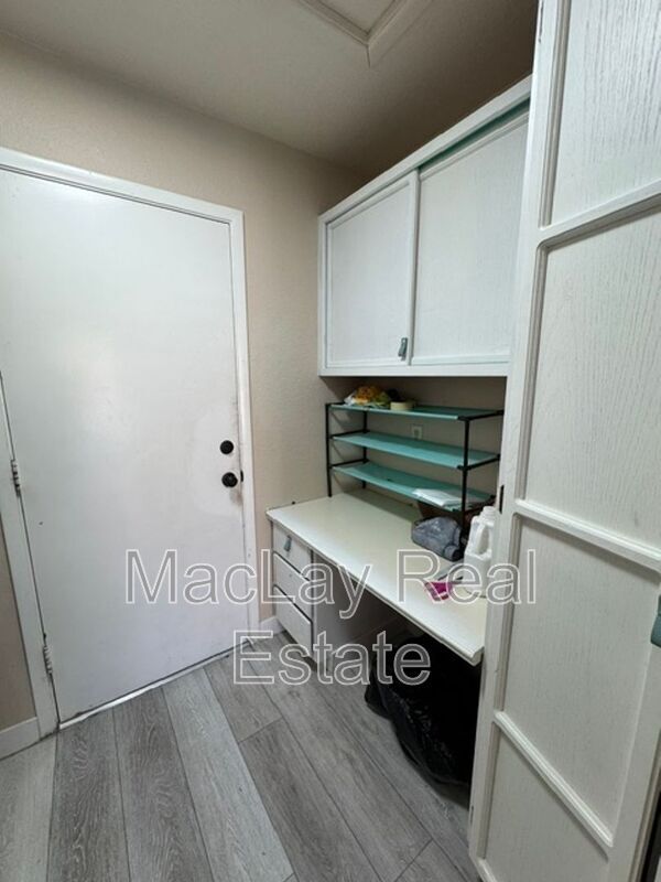 Building Photo - 4634 W Wagoner Rd