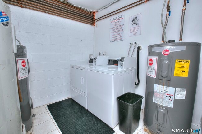 Building Photo - 638 Cove Rd