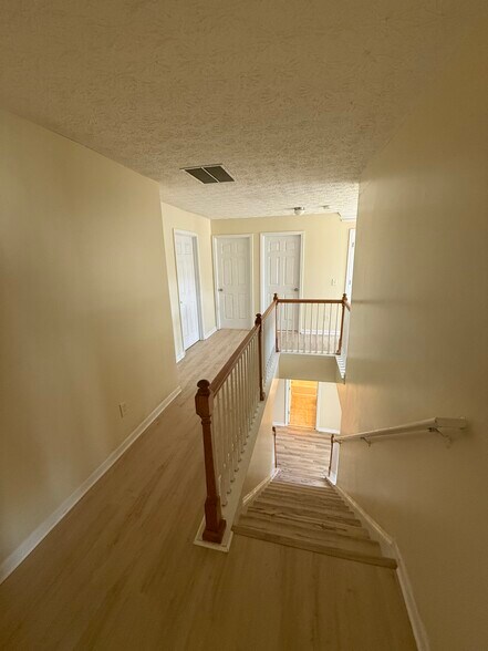 Building Photo - 4660 Duval Point Way SW