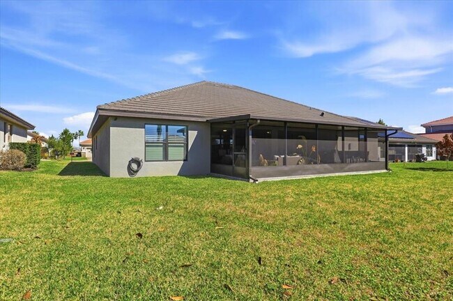 Building Photo - 331 Cres Ridge Rd