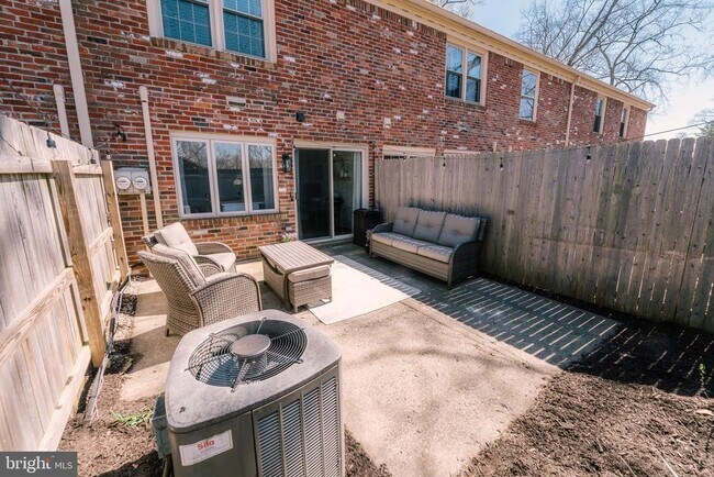 Building Photo - 126 Albemarle Dr