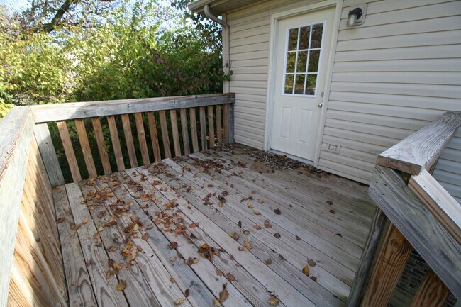 Building Photo - Welcome to East Hills      260218