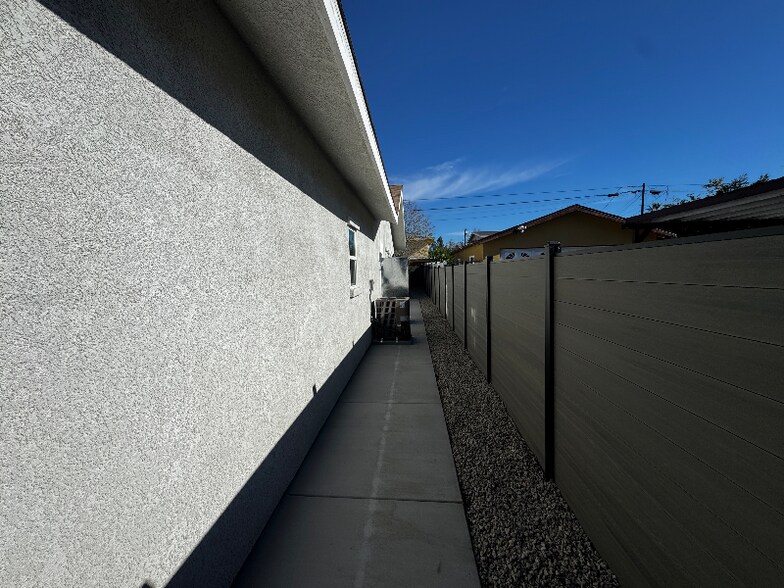 Building Photo - 7367 Golondrina Dr