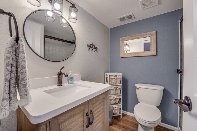 Building Photo - Stunning 4 Bed, 3 1/2 Bath House in Severance!