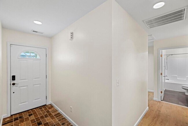 Building Photo - 201 Chandler Simpson Ct