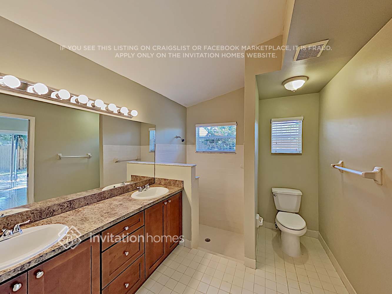 Building Photo - 8640 Tourmaline Blvd