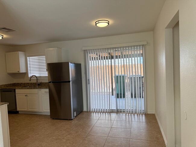 Building Photo - 52395 Avenida Carranza